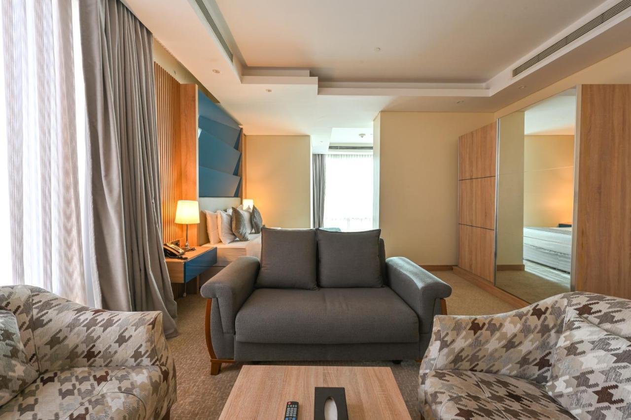 Al Mansour Suites Hotel Doha Buitenkant foto