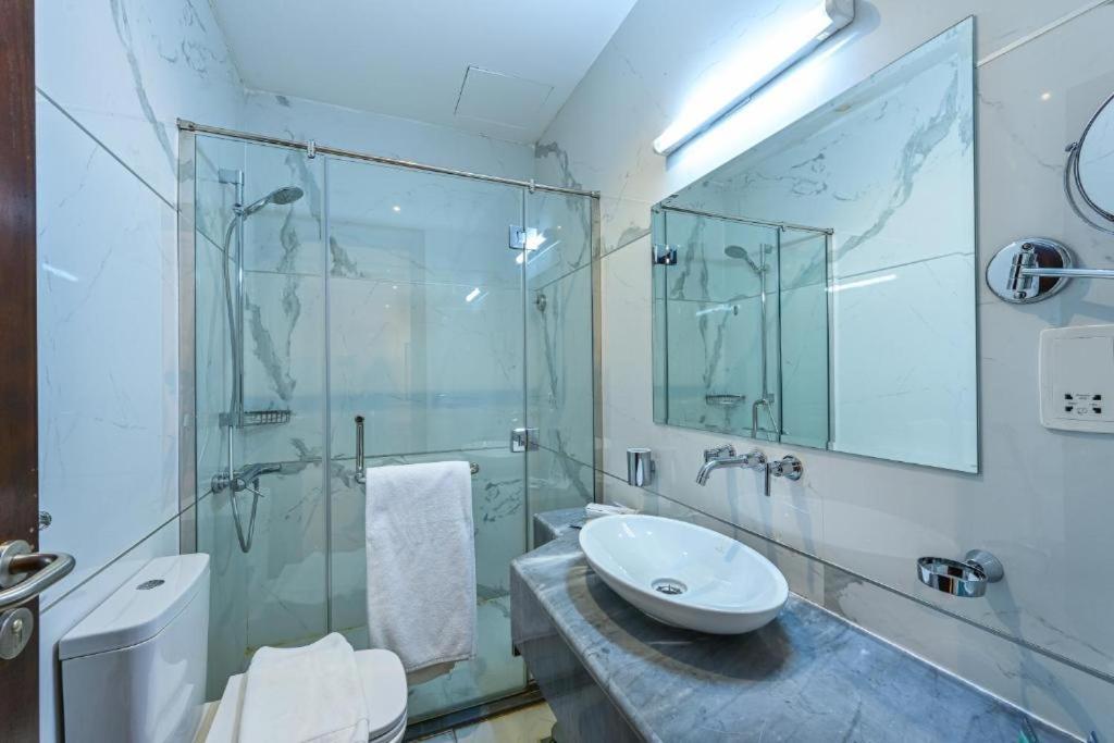 Al Mansour Suites Hotel Doha Buitenkant foto