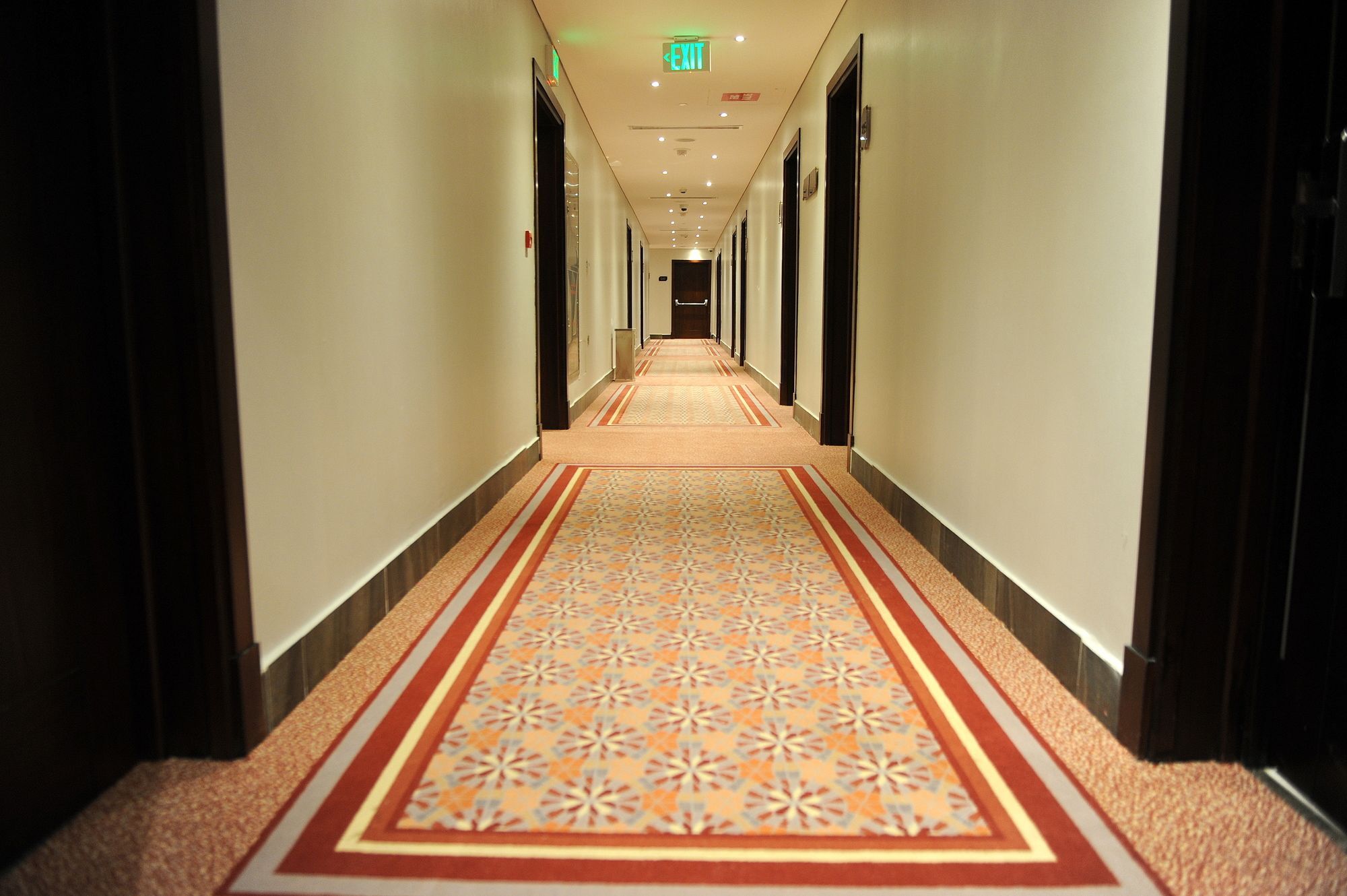 Al Mansour Suites Hotel Doha Buitenkant foto